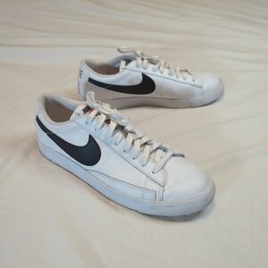 Size 9 - Nike Blazer Low Black Swoosh